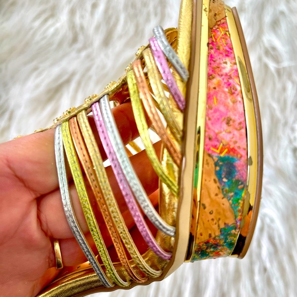 BCBGirls Gold Platform. - Picture 4 of 5